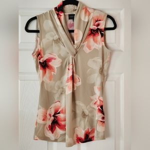 Floral sleeveless women shirt
